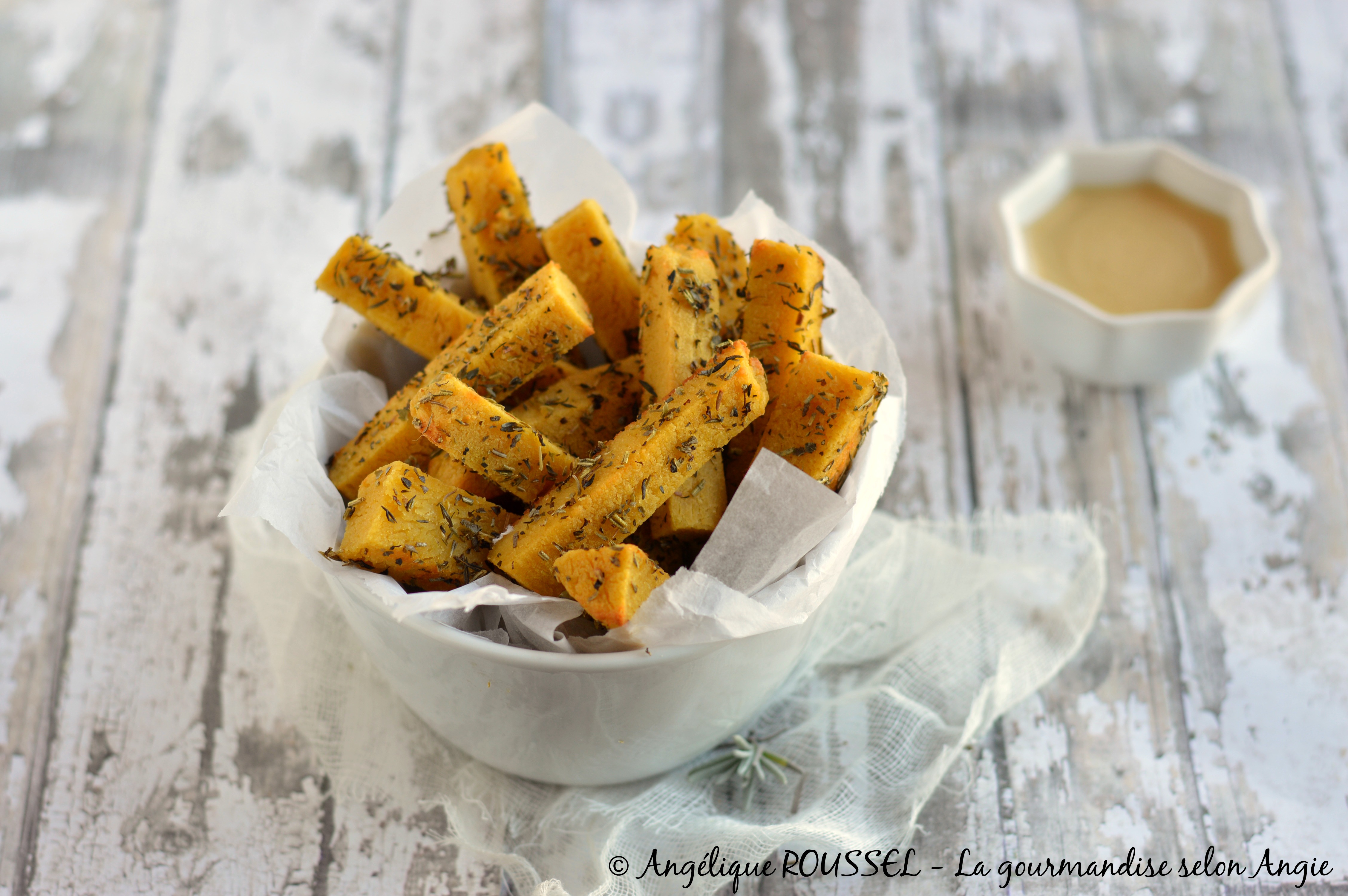 Frites de panisse à l'ail et aux fines herbes